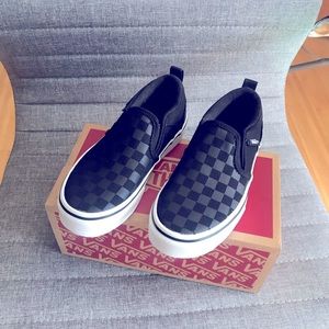 Brand New Boys Vans Size 12